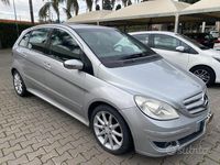 Usata Mercedes B180 109 CV (80 kW) 2008 Grigio Monovolume