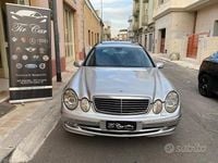 Usata Mercedes E220 Avantgarde 150 CV (110 kW) 2005 Grigio Berlina