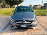 Usata Mercedes B180 108 CV (79 kW) 2016 Grigio Monovolume