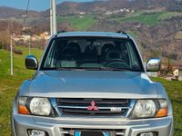 Usata Mitsubishi Pajero 160 CV (117 kW) 2001 Grigio SUV