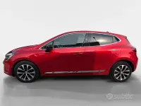 Usata Renault Clio V Techno 101 CV (74 kW) 2023 Rosso Berlina
