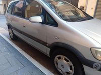 Usata Opel Zafira 2004 Grigio Monovolume