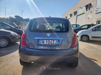 Usata Lancia Ypsilon 80 CV (58 kW) 2004 Grigio Utilitaria