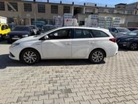 Usata Toyota Auris Hybrid Lounge 99 CV (72 kW) 2016 Bianco Station wagon