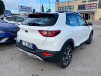 Usata Kia Stonic 101 CV (74 kW) 2019 Bianco SUV