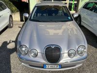 Usata Jaguar S-Type S 238 CV (175 kW) 2002 Argento Berlina