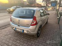 Usata Dacia Sandero Lauréate 75 CV (55 kW) 2009 Berlina