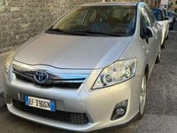 Usata Toyota Auris Hybrid Active 99 CV (72 kW) 2010 Argento Berlina