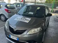 Usata Lancia Ypsilon Silver 69 CV (50 kW) 2017 Grigio Utilitaria
