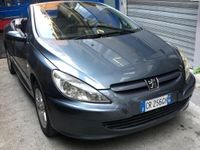 Usata Peugeot 307 CC 135 CV (99 kW) 2005 Grigio Cabrio