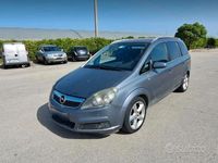 Usata Opel Zafira Cosmo 140 CV (102 kW) 2006 Grigio Monovolume