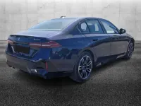 Usata BMW 530e M Sport 299 CV (219 kW) 2024 Blu/azzurro Berlina