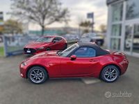 Usata Mazda MX5 Exclusive-Line 132 CV (97 kW) 2024 Soul red crystal Cabrio