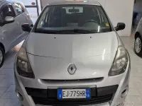 Usata Renault Clio II Dynamique 75 CV (55 kW) 2011 Grigio Berlina