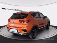 Usata MG ZS Luxury 106 CV (77 kW) 2023 Arancione met Berlina