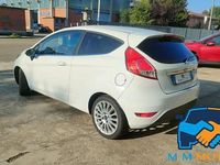 Usata Ford Fiesta Titanium 109 CV (80 kW) 2014 Bianco Utilitaria