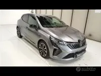 Nuevo Renault Clio V Techno 90 CV (66 kW) 2025 Gris Berlina