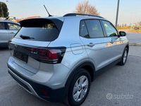 Usata VW T-Cross Life 116 CV (85 kW) 2024 Grigio chiaro SUV