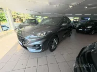 Usata Ford Kuga ST-Line 190 CV (139 kW) 2023 Grigio SUV