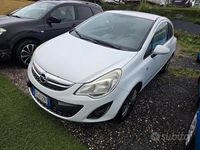 Usata Opel Corsa Edition 65 CV (47 kW) 2013 Bianco Utilitaria