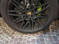Usata Porsche Cayenne E-Hybrid 305 CV (224 kW) 2025 Grigio SUV