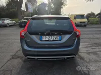 Usata Volvo V60 CC Pro 150 CV (110 kW) 2018 Grigio Station wagon