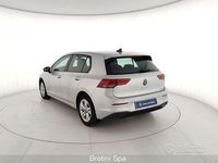 Usata VW Golf VIII Life 110 CV (80 kW) 2020 Grigio metallizzato Berlina