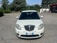 Gebraucht Lancia Ypsilon 77 PS (56 kW) 2009 Weiß Kleinwagen