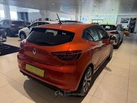 Usata Renault Clio V Equilibre 90 CV (66 kW) 2023 Arancione Berlina