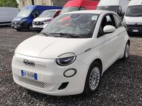 Begagnad Fiat 500e 42 kW (58 HK) 2023 Vit Halvkombi