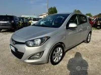 Usata Hyundai i20 Edition 75 CV (55 kW) 2013 Grigio Utilitaria