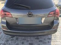 Usata Opel Astra Sport 140 CV (102 kW) 2013 Grigio Station wagon