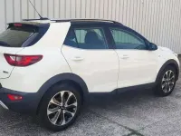 Usata Kia Stonic Style 97 CV (71 kW) 2019 Bicolor bianco/nera SUV