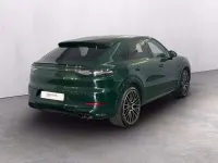 Usata Porsche Cayenne 462 CV (339 kW) 2022 Verde colore su campione SUV