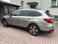 Usata Subaru Outback Premium 175 CV (128 kW) 2018 Argento Station wagon