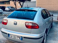 Usata Seat Leon 105 CV (77 kW) 2002 Grigio Berlina