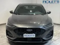 Usata Ford Focus ST-Line 125 CV (91 kW) 2023 Magnetic grey (metallizzato) Berlina