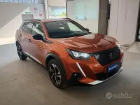 Usata Peugeot 2008 Allure 131 CV (96 kW) 2022 Arancione SUV