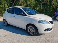 Begagnad Lancia Ypsilon 2012 Vit Halvkombi