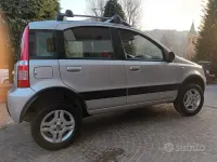 Usata Fiat Panda 4x4 69 CV (50 kW) 2005 Grigio Utilitaria