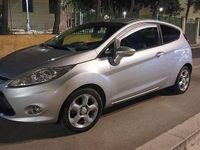 Usata Ford Fiesta 68 CV (50 kW) 2010 Grigio Utilitaria