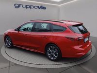 Usata Ford Focus ST-Line X 125 CV (91 kW) 2022 Fantastic red Station wagon