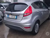 Begagnad Ford Fiesta 68 HK (50 kW) 2009 Grå Sedan