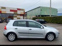 Usata VW Golf V 105 CV (77 kW) 2004 Grigio Utilitaria