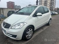 Usata Mercedes A160 Style 108 CV (79 kW) 2012 Bianco Berlina