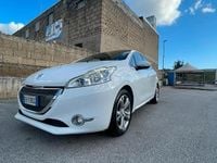 Usata Peugeot 208 Allure 68 CV (50 kW) 2013 Bianco Utilitaria