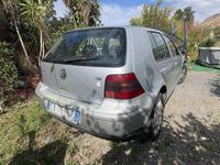 Usata VW Golf IV 101 CV (74 kW) 2002 Argento Berlina