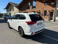 Usata Mitsubishi Outlander P-HEV 121 CV (88 kW) 2018 Bianco SUV