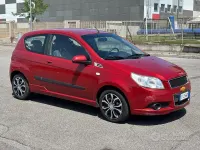 Usata Chevrolet Aveo 82 CV (60 kW) 2010 Marrone Berlina