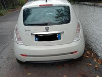 Usata Lancia Ypsilon 75 CV (55 kW) 2011 Bianco Utilitaria